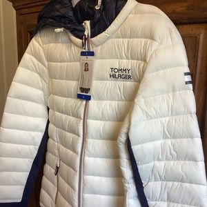 NWT Tommy Hilfiger light pack and travel ski jacket
